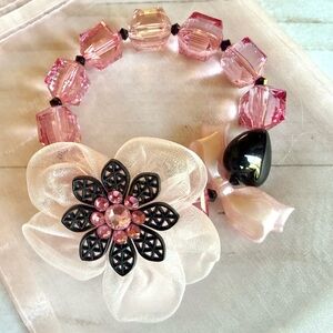 Rare Tarina Tarantino Vintage Tulle Fabric Flower Heart Beaded Stretch Bracelet